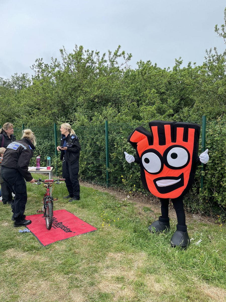 CBradleyTPLT's tweet photo. Our new active travel track is now open following our community bike tag event. Lots of active and smiley faces whilst using the new track. How do you travel to school? @StAnnes_EHS @NStravel_roads @NevilleColes @LisaDadds @livingstreets https://t.co/uD4P5zc4GG