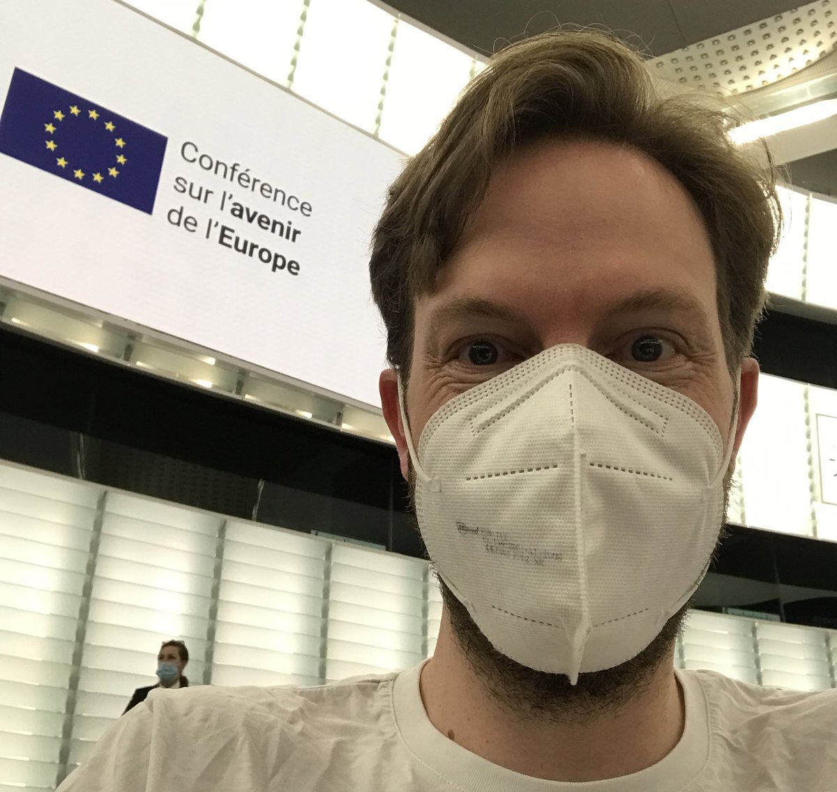 Damian Boeselager tweet media