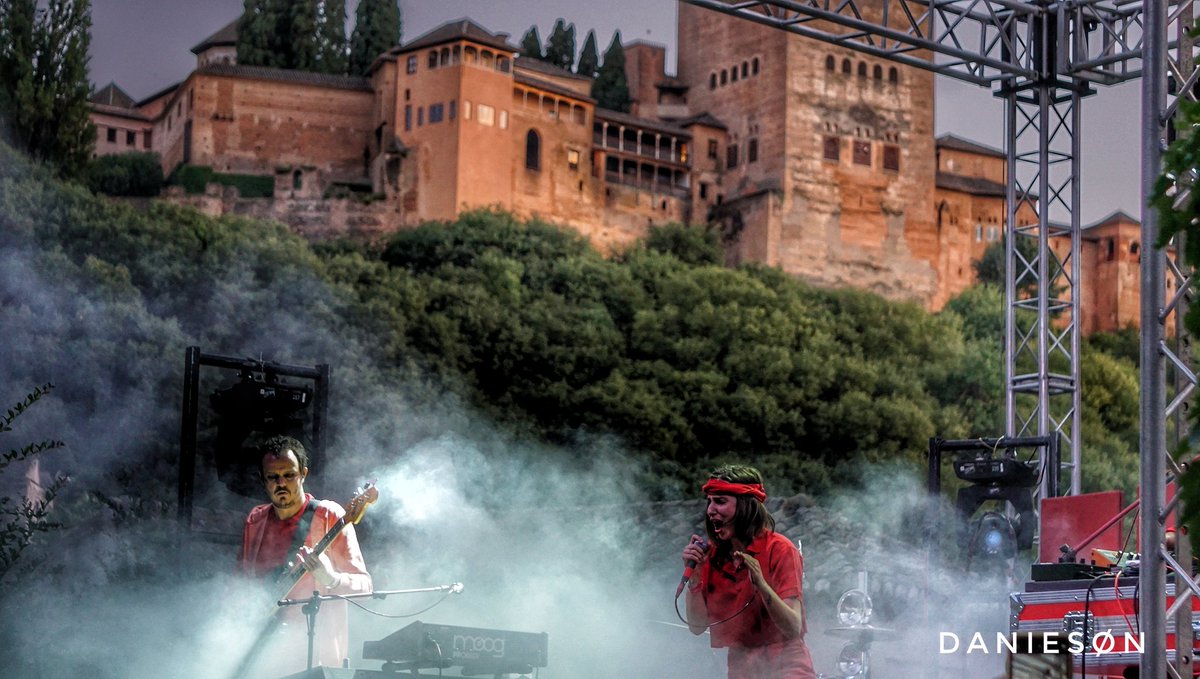daniesøn (@daniieson) on Twitter photo <a href="/zaharapop/">Zahara</a> bajo la atenta mirada de la <a href="/alhambracultura/">Alhambra de Granada</a> #Granada #Andalucía #picoftheday <a href="/noches_espacial/">Noches Espaciales</a> <a href="/zaharapop/">Zahara</a> bajo la atenta mirada de la <a href="/alhambracultura/">Alhambra de Granada</a> #Granada #Andalucía #picoftheday <a href="/noches_espacial/">Noches Espaciales</a>