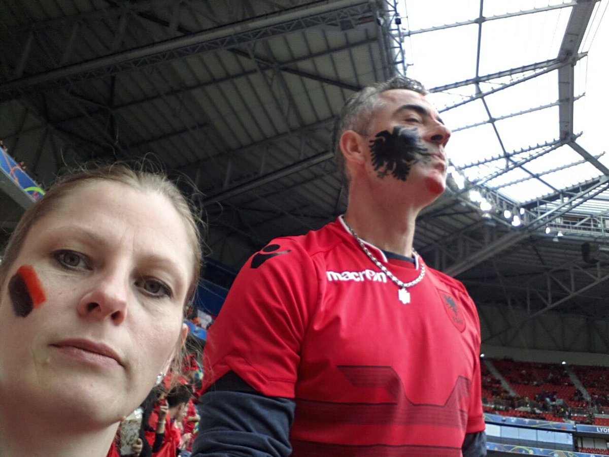 Anton_Cet's tweet photo. #Lyon 5 vite ❤️‍🔥👐🏿🖤 kaluan ,kjo ishte dita që do marrë më veti edhe në gjdo jetë tjeter. 👐🏿🙏 përgjithmon ❤️‍🔥🖤#kuq e zi 💪 https://t.co/jVrK2nV1I5