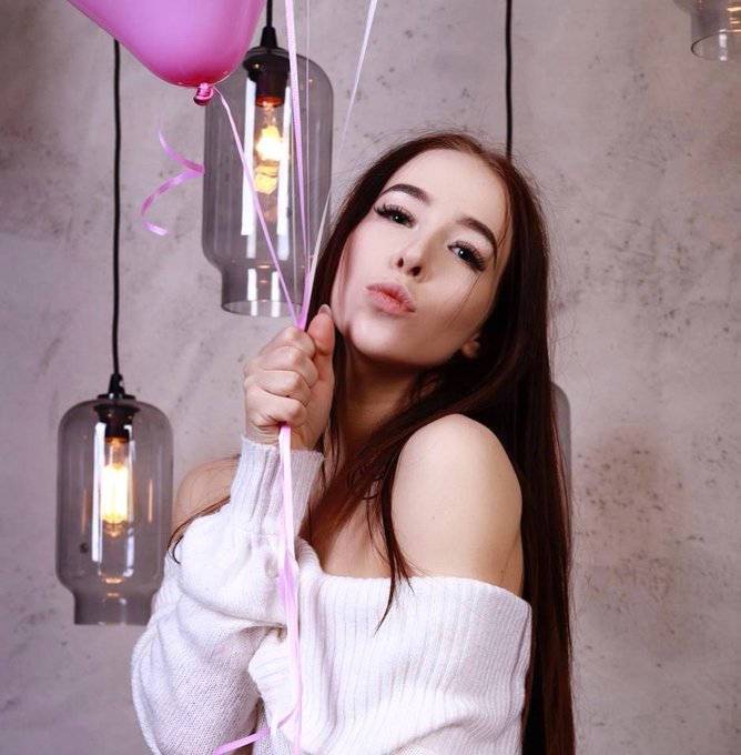 I have birthday today 🥳❤️ I&rsquo;m 22! 😌😎💪🏼 make me smile take subscribe on my onlyfans 😍❤️ https://t.co/EkBqUqopYx