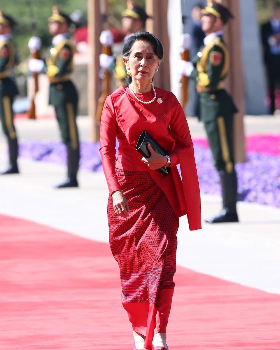 ww_htett's tweet photo. Happy Birthday Our Leader, Aung San Suu Kyi❤️ Stay Healthy and may you live as you wish on your next birthdays.     #WhatsHappeninglnMyanmar #76FlowerStrike FREEDOM FROM FEAR https://t.co/jZ2YKc0xge