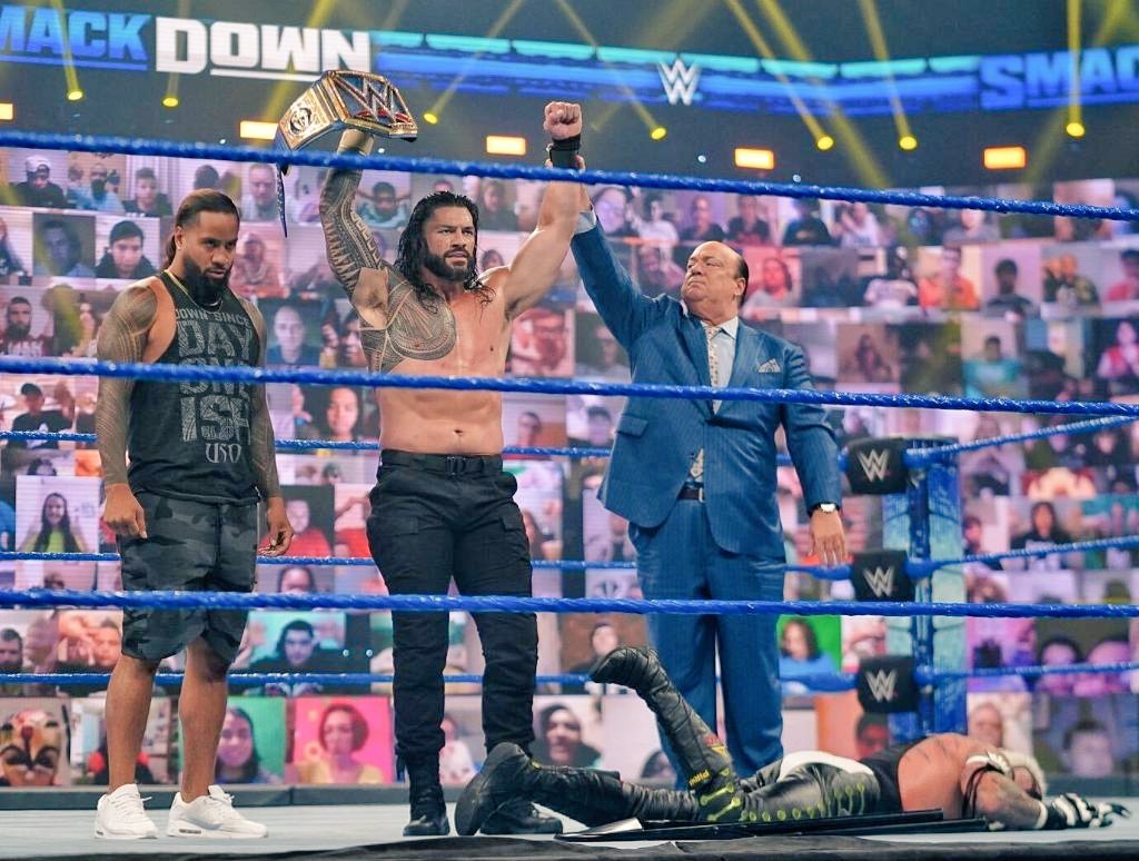 @WWE @WWERomanReigns @reymysterio @HeymanHustle Perfection ๐ Nothing but Perfection!!! @WWERomanReigns walked in and did just what he said he was going to do. With Little a Man's body on the floor. And his Cousin by his side @WWEUsos Jimmy. #SmackDown #AndStill #AcknowledgeMe ๐ผ๐ธ๐ธ https://t.co/e9xLAyI9nF