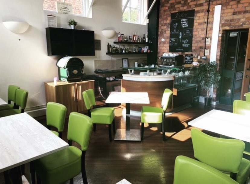 Still so lovely to have our indoor Bistro back open!😁
Everyone is welcome whether you have a treatment booked in or not! 👍🏻
Pop in for a spot of lunch🍴a hot drink with a slice of cake☕️🍰 or even a glass of prosecco or two!!🥂🍾