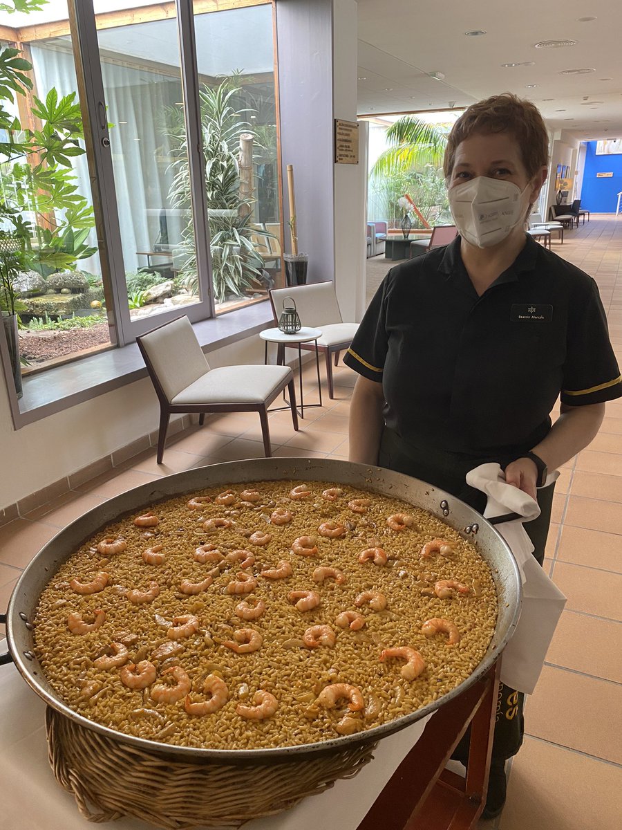 Sandragm71's tweet photo. Un arrocito 🥘en Benicarló 🎶
@paradores #Benicarlo @AgrupRestBlo #arroz #paella #senyoret #Foodie https://t.co/Qe8d4WEGtM