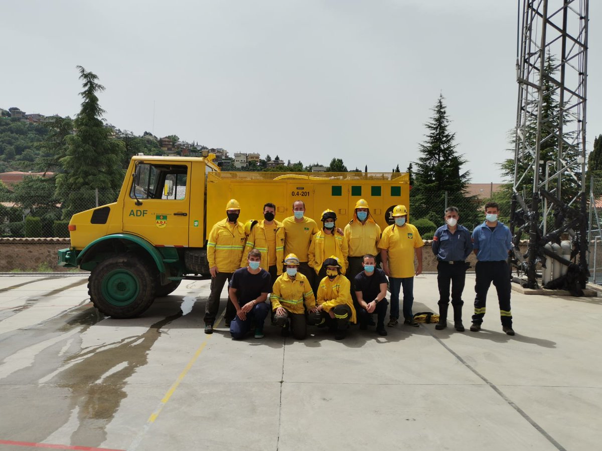 Dissabte de practiques amb @bomberscat al parc de #Berga.
Molt agraïts de l'esforç de la REC, agraiment especial als voluntaris de  ADF Viver i Serrateix @BaixBergueda i les de casa☺. 
@ccbergueda @adfbergueda @sfadfcat
 #UnimogbaixBerguedà