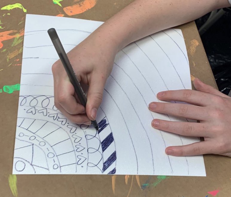 gakroenke's tweet image. Printmaking in action first day of 2nd session! Can’t wait to see the prints from these awesome printing plates! @Sequiota #spsartworks #spsexplore #printmaking