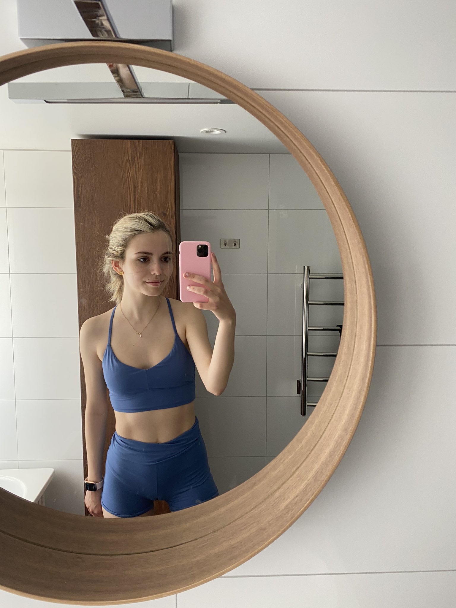 Anna Cramling on X: Working out lots more lately, feels great!! 💪   / X