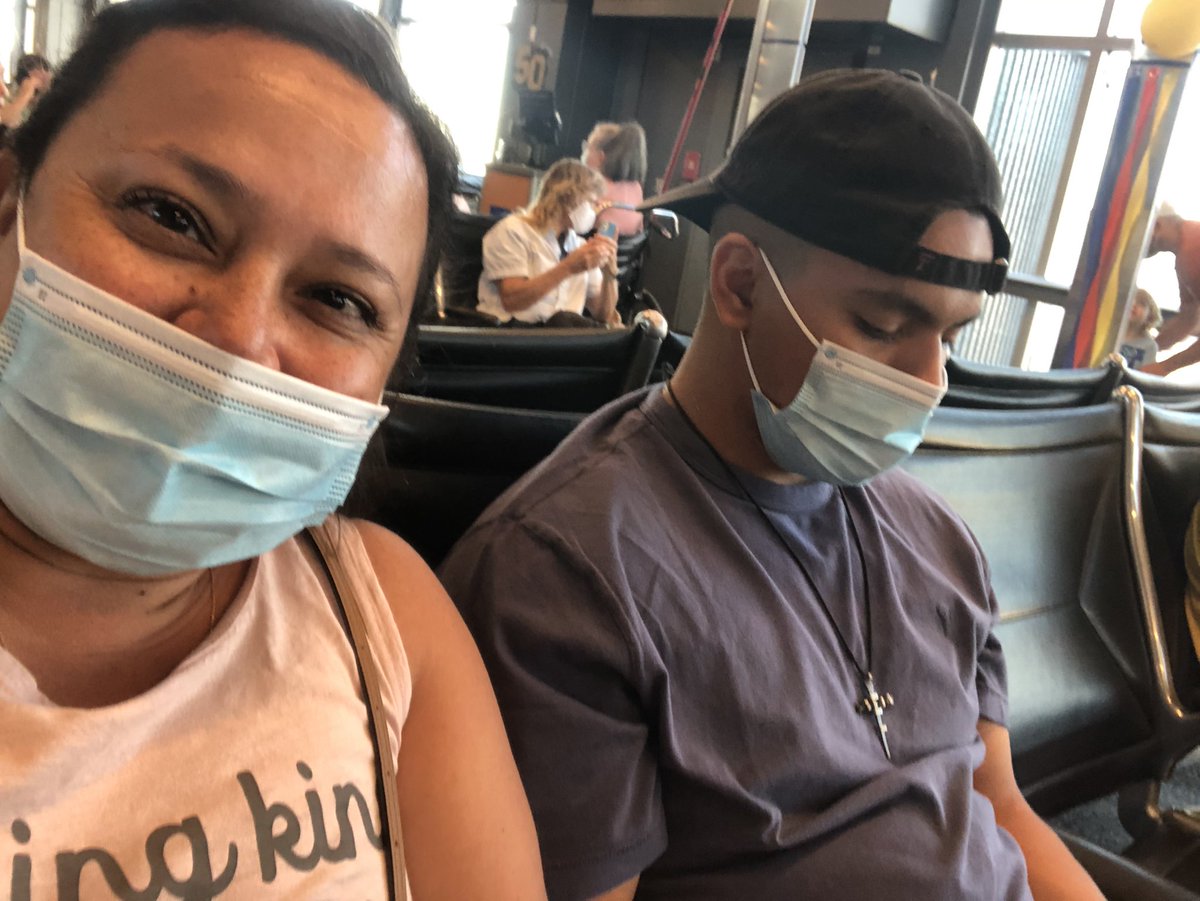 soniaperez128's tweet photo. ❤️🖤❤️🖤❤️ Just the 2 of us...the rest of the family is at home asleep.
#TexasTechbound #futureredraider #PEREZFAMILIA #justustwo #mommasboyforever https://t.co/BCP5UXmFqp