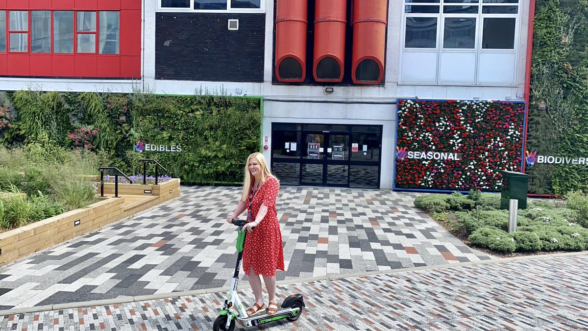 tlb270790's tweet photo. A wonderful visit to campus today to deliver our virtual ‘from campus’ open day! It was great to speak to prospective students and show them our beautiful campus! Of course I had to try out the electric scooters! #SBS #SalfordBusinessSchool #universityofSalford @salfordbizsch https://t.co/LGumadXrZp