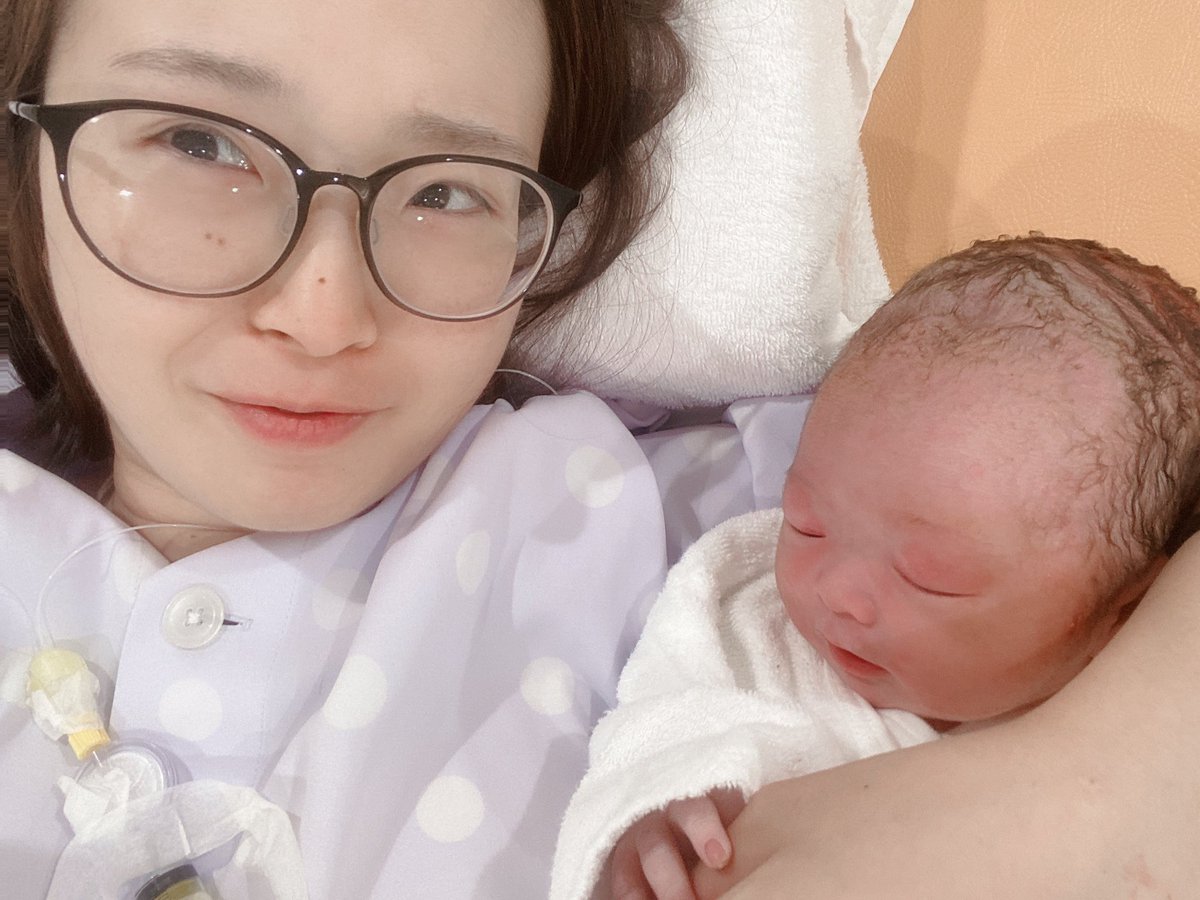 katoww's tweet photo. 🙋‍♂️モビモビよりご報告🤱✨

2021/6/16に
元気な男の子を出産しました！🍌
3,850gのとても大きな子で、壮絶なお産となりましたが、大変有難い事に母子ともに健康です💪🙎‍♀️

今後も私たち夫婦とベビーを宜しくお願いします！🙋‍♂️👶💁‍♀️

コロナ禍の為、パパきのこ（@subhue18jass ）はリモート面会です🍄💦 https://t.co/rnreafCCY5