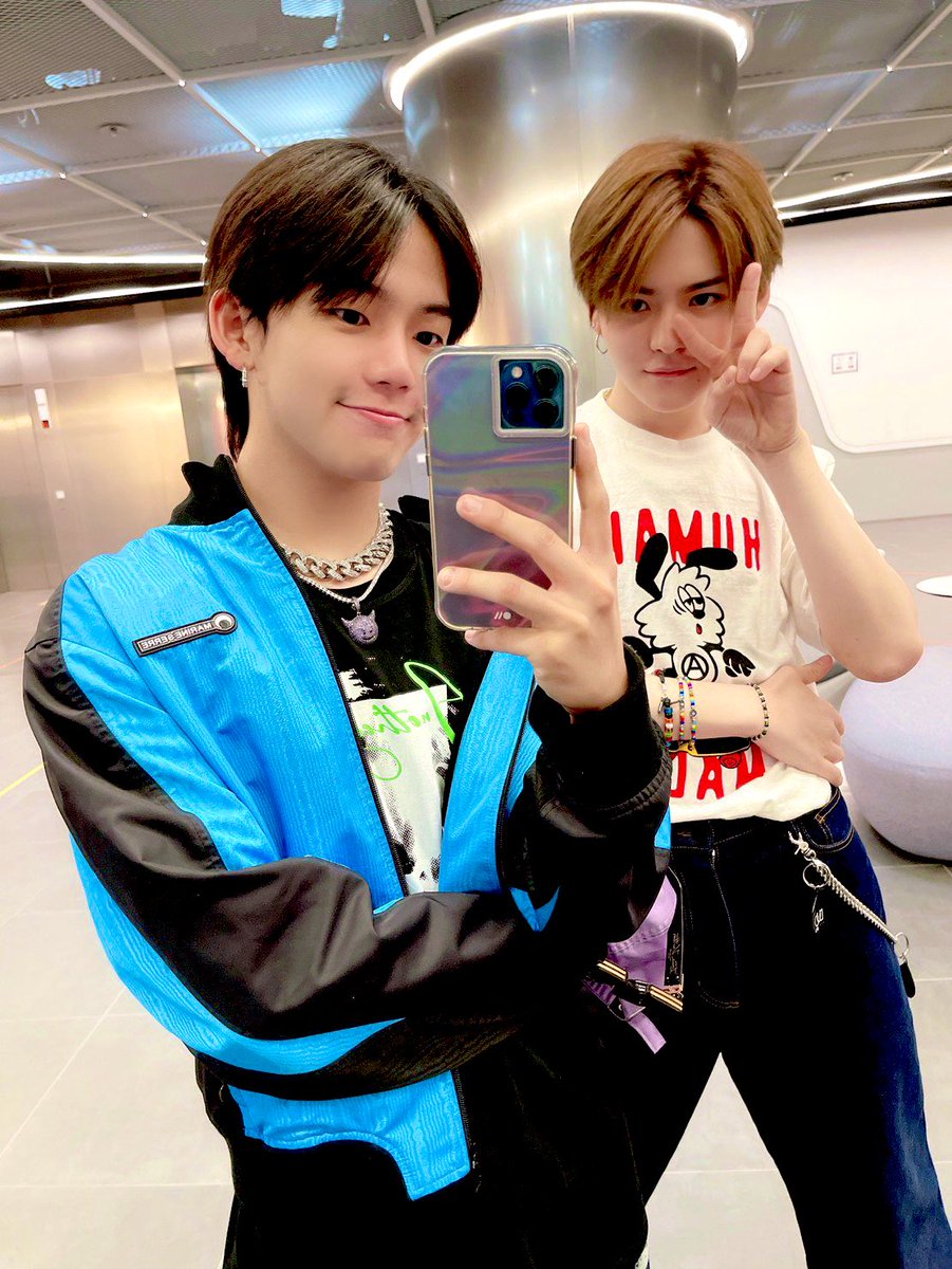 yoddaeng_'s tweet photo. its been so long ㅠㅠ

#yoshisuk #욧땡 
#CHOIHYUNSUK #YOSHI #최현석
#요시 @treasuremembers https://t.co/EiBPVdZJmC