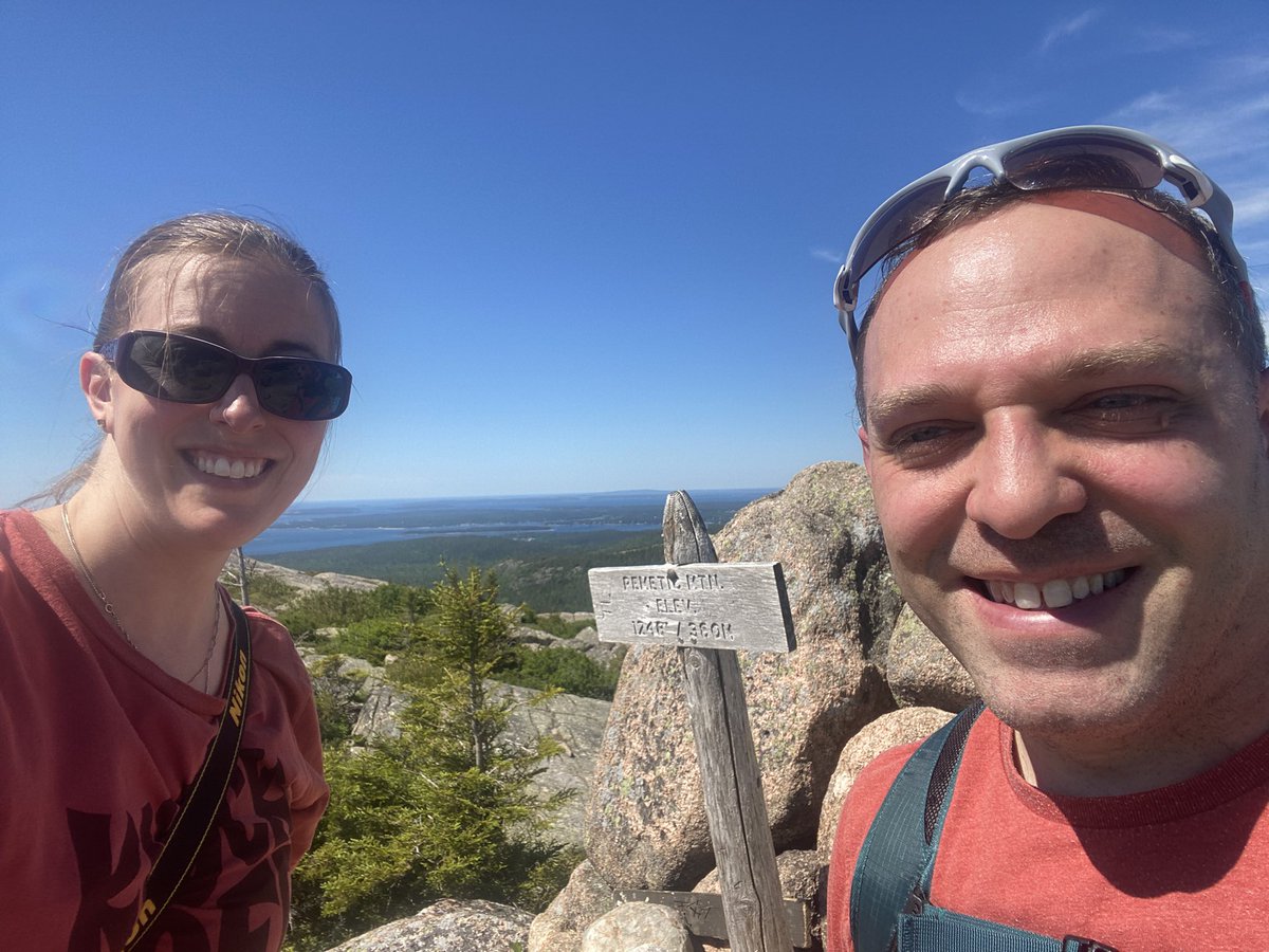 CourSchmidt's tweet photo. Hey I know him!!! We did a thing. See I was there too! 🤣 https://t.co/J4TUzinuCX