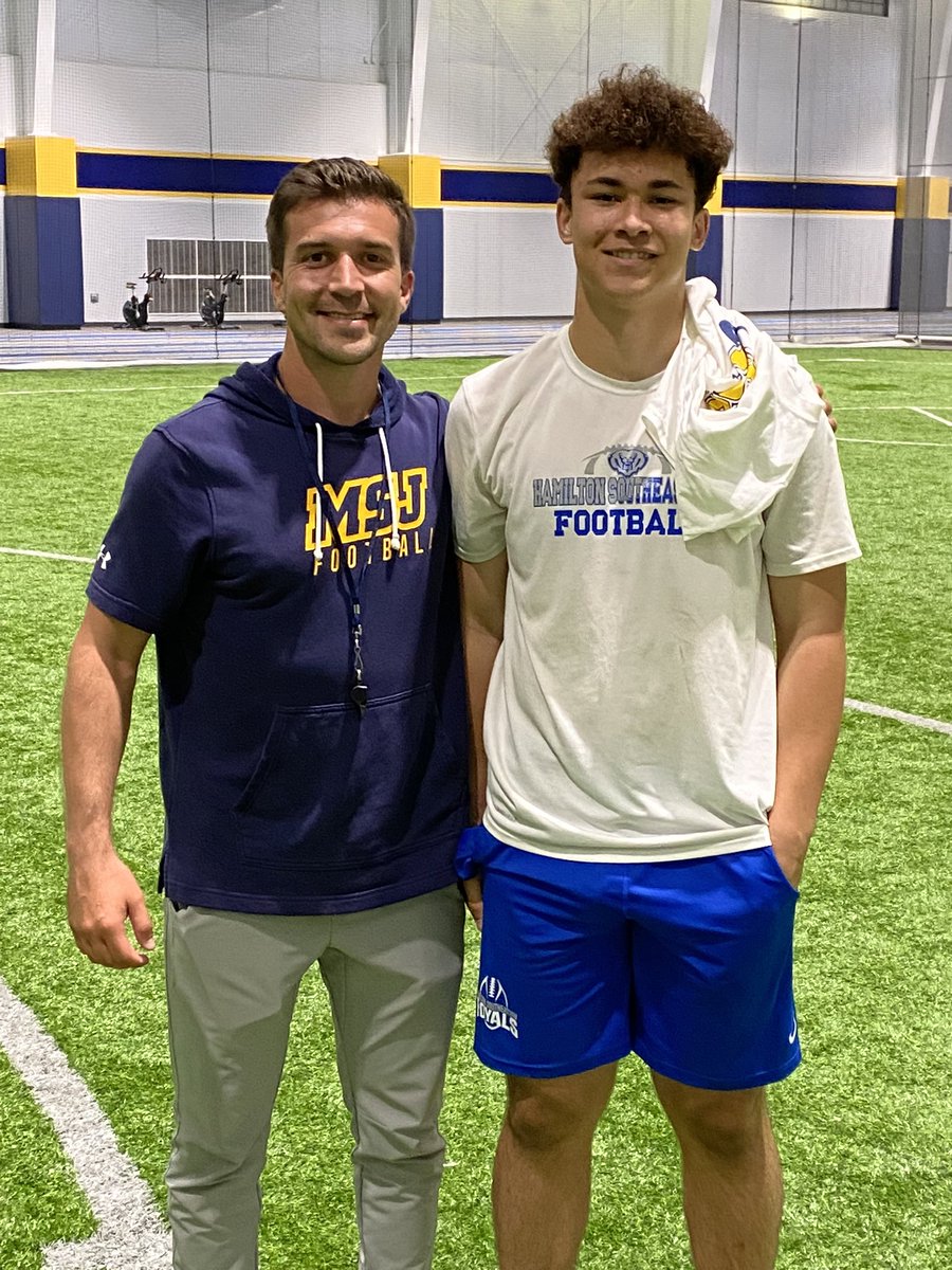 AlexanderHobso5's tweet photo. After a great camp on Friday I’m excited to announce I have received my first offer to play college football from @MSJ_FB Thanks @CoachHopperton @CalebCorrill @CoachHeidrich for the opportunity. @HSEFootball @xfactorQB. https://t.co/I4pndEdBCb