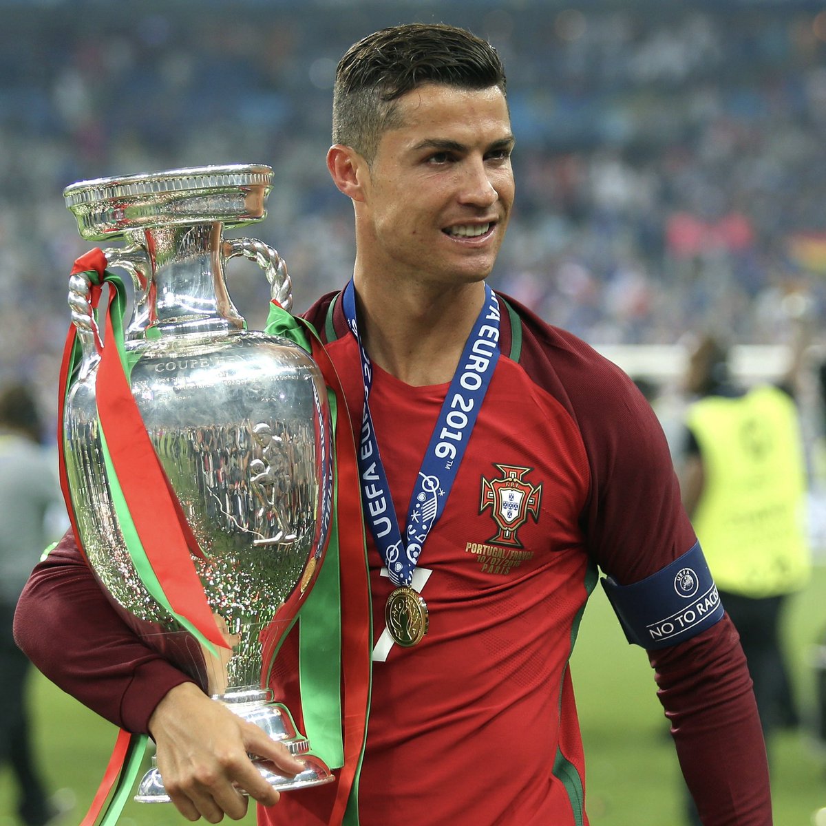 If Cristiano Ronaldo scores first in the 🇵🇹 v 🇩🇪 game today, we’ll give away one of these Stone Island overshirts worth £320! 

Retweet &amp; follow @LabelMenswear to enter