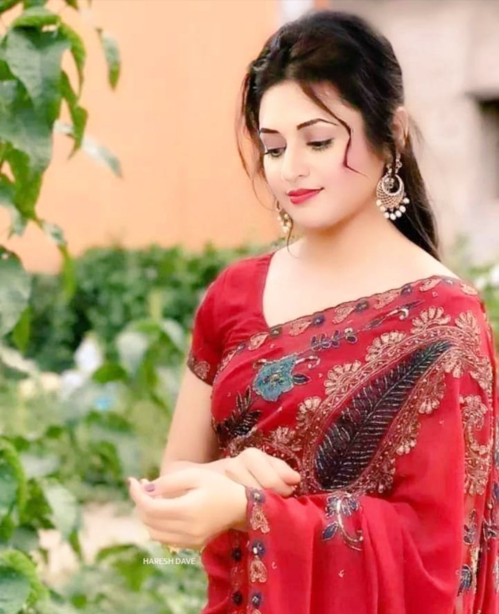 Mahanaatma1's tweet photo. तुम्हारे हुस्न ओ जमाल पर 

लाल कपड़े कमाल लगते हैं https://t.co/wRW43idrtU