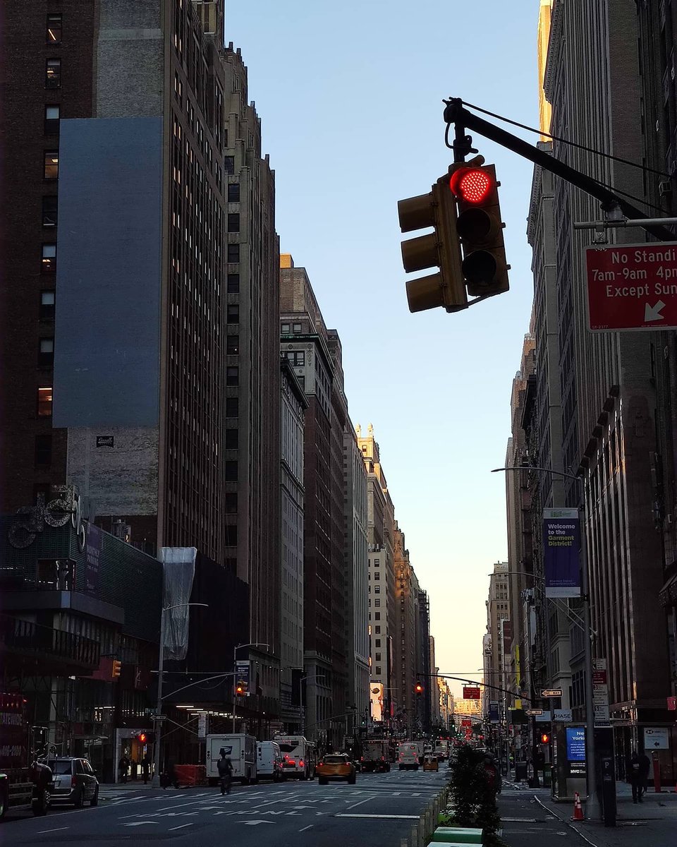 doooooogee's tweet photo. Rly love dis place #timessquare https://t.co/QlXFB74UWS