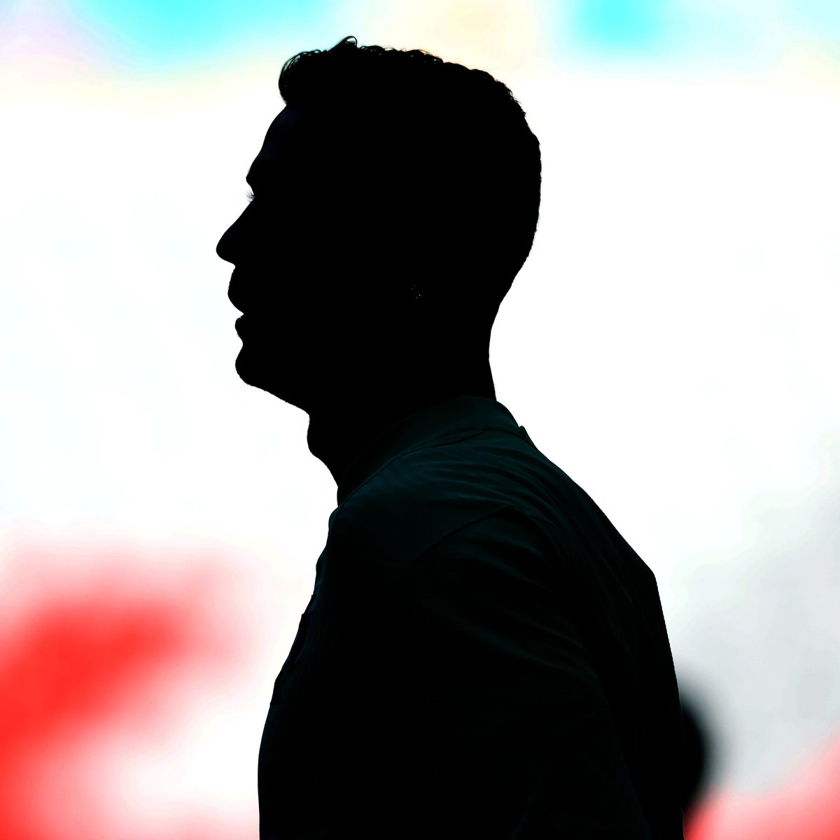 🧐 WHO AM I?

#EURO2020