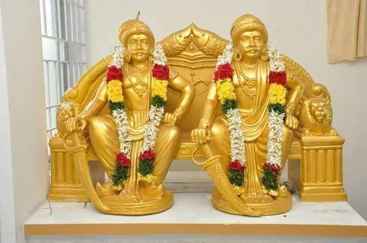 sooranthevar's tweet photo. #உலகத்தமிழர்களின்_அடையாளம்
முதல் இந்திய சுதந்திரப்போர் பிரகடனமான #ஜம்புத்தீவுபிரகடனம் நாயகர்கள் #மாமன்னர்_மருதுபாண்டியர்..
#1801_ஜம்புத்தீவுபிரகடனம்
#tamilanstock https://t.co/UsOsNpQz3A