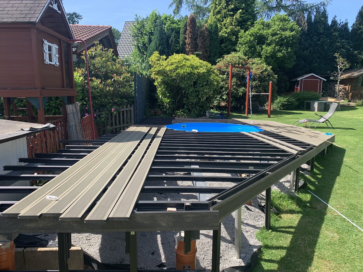 L_u_i_s75's tweet photo. Weiter gehts  😅 🪚  💪🏼 #Poolbau  #Packmas #Sommer https://t.co/WEhUPXAkoH