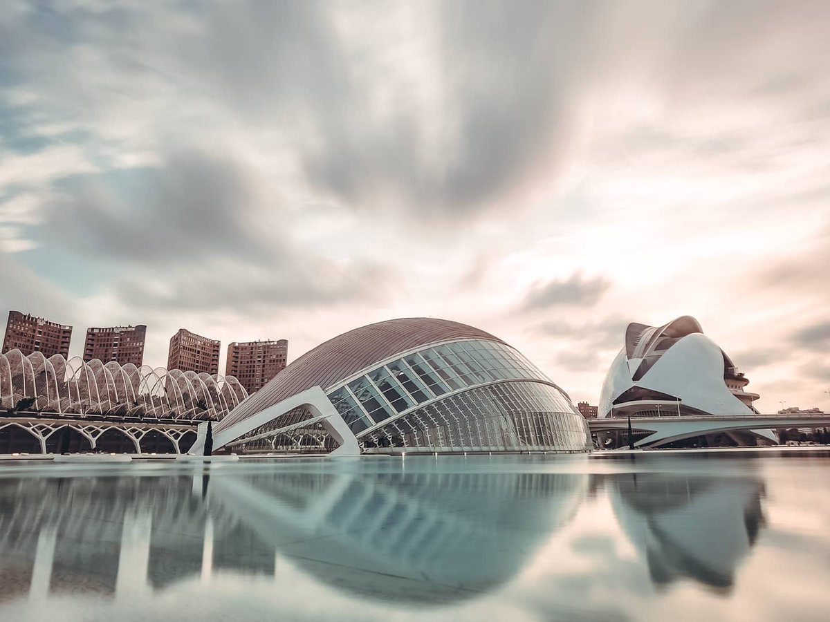 davidgimeno20's tweet photo. Mi tierra 📸☁️
.
.
.
#huaweip40pro #huaweimobile #visitspain #visitvalencia #valenciabonita #valenciasecreta #igersvalencia #ciudadlasartesylasciencias #longexposure #nubes @Tiempo_Valencia @HuaweiMobile @HuaweiMobileESP https://t.co/DCXGU4VUMP