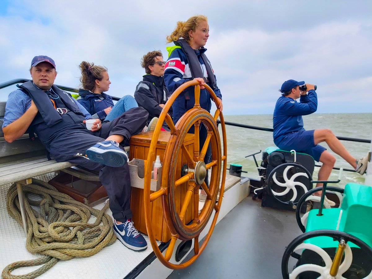Segeln, navigieren, Gezeiten und Strömungen berechnen, Routen festlegen, das nautische Leben kennenlernen. 
Aber vor allem: jede Menge Spaß haben und das pure Leben genießen! ❤🇱🇺🌊⛵⚓
#LaBohème #Segeln #Reise #Abenteuer #Freiheit #Sommer #enjoylife #HollandSail #sailorslife