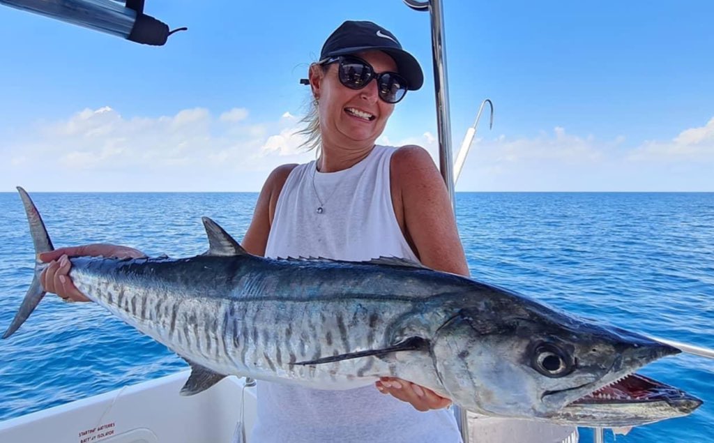 RobPaxevanos's tweet photo. Got to head out with #ReefRunnerCharters in @CairnsGBR. They are part of #TourismAustralias #GreatFishingAdventureOfAustraliaProgram they ticked all the boxes : #GreatFishing, #FirstClassService, #IncredibleDestination
@Australia
@Queensland
#HolidayHereThisYear https://t.co/4aRGgLycVi