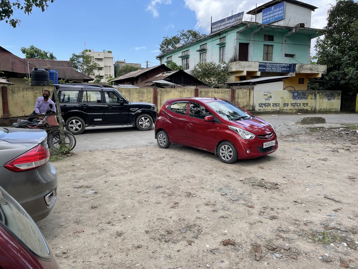 mr___pathak's tweet photo. This is how an Indian Air Force official(which the car has a tag attached)park their vehicle in middle of road which leads to the parking plot of ABS Mall.The car no reads as-HR 26CC5914.I seriously request ⁦⁦@Jorhat_Police⁩ look after these kind of pathetic behaviours. https://t.co/Y4WtRAxUwr