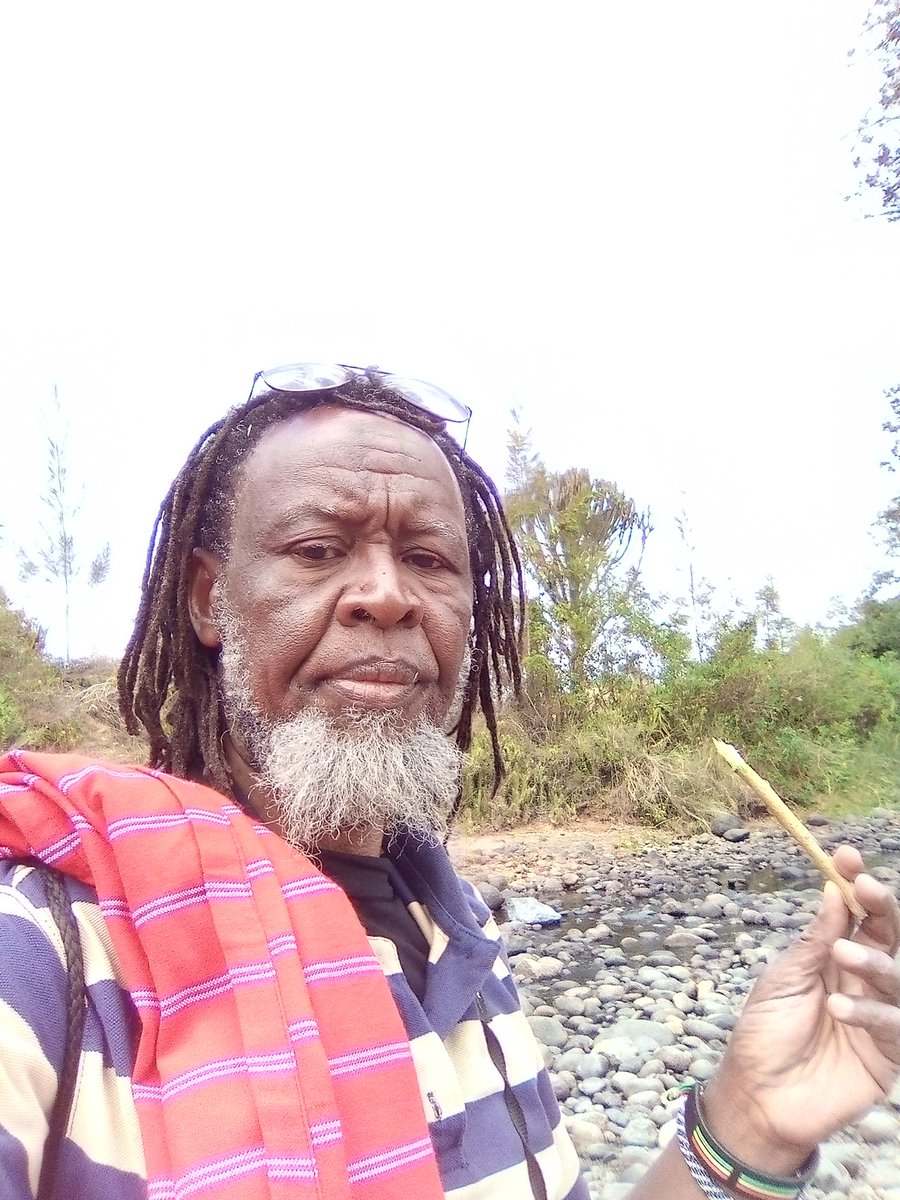 alaminkimathi's tweet photo. Sad that my river is this dry. Praying that #GodsRock does it's magic and releases some reprieve as it occasionally does while the heavens withhold the rains. But blame #Utuless humans upstream abstracting the little there is for their weed plantations and other farms above here. https://t.co/Pd5Sodh6az