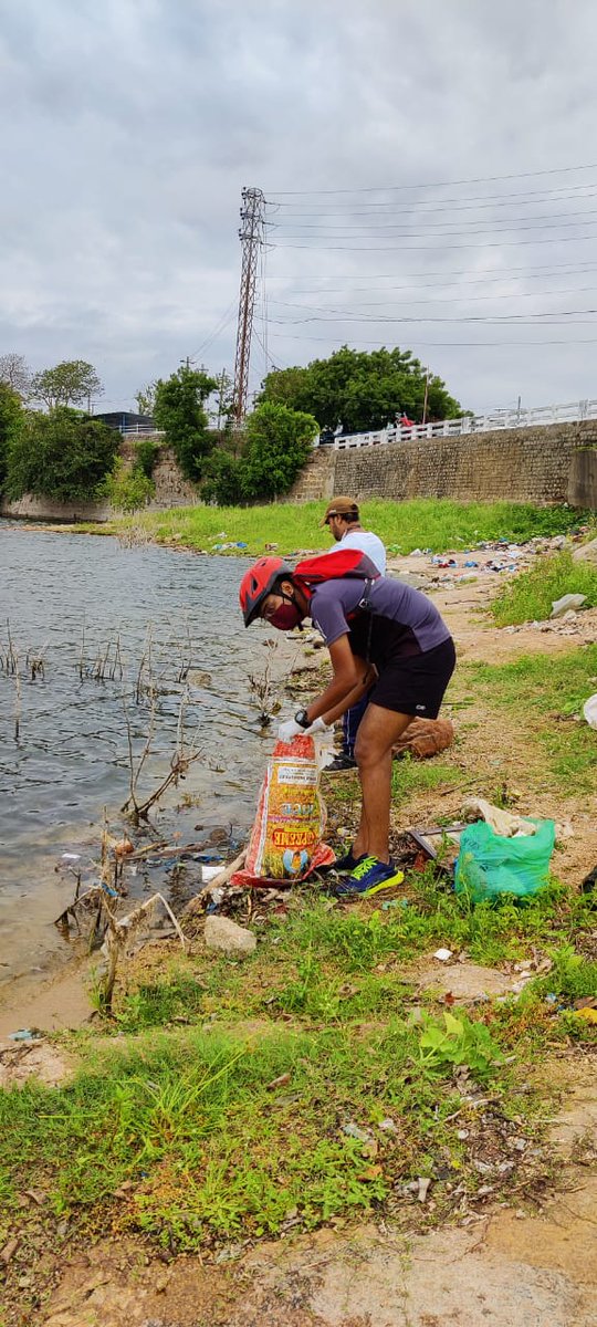 ReliefRidersHyd's tweet photo. #ReliefRidersHyderabad 🚲🚲

#19June21
#ShamirpetLakeCleanUp #40Cyclist  #Hyderabad  #Successful #cleaned #lakebanks #Plastic #Glass #Garbage 

#Planted #Saplings 🌱 #Plants ☘ #around #ShamirpetLake 🌊

 #ReliefRidersHyderabadGreenArmy #CommunityServiceByBicycle 
#reliefriders https://t.co/aV6n5XBRJP