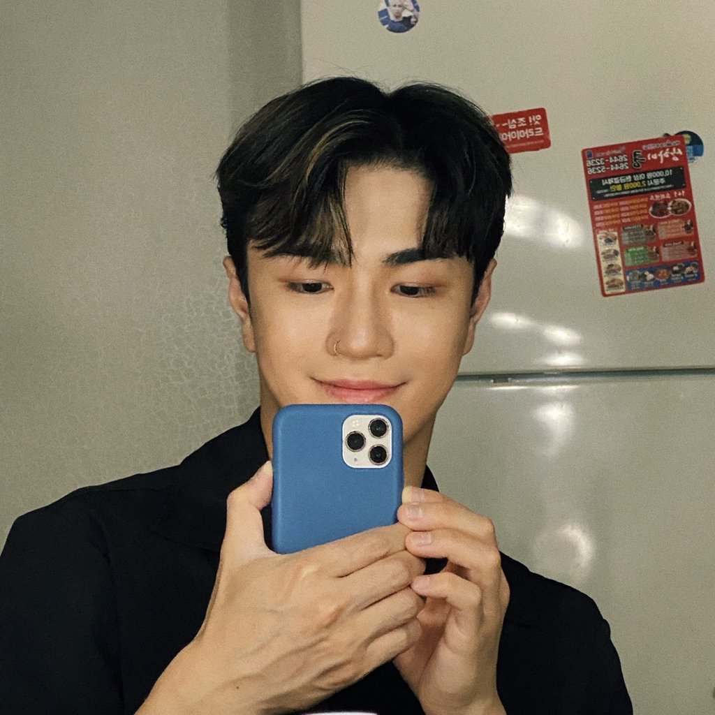 vanner_pics's tweet photo. 210619 •ू♡ cr. fancafe

#TAEHWAN #VANNER https://t.co/w0DXoToCAL