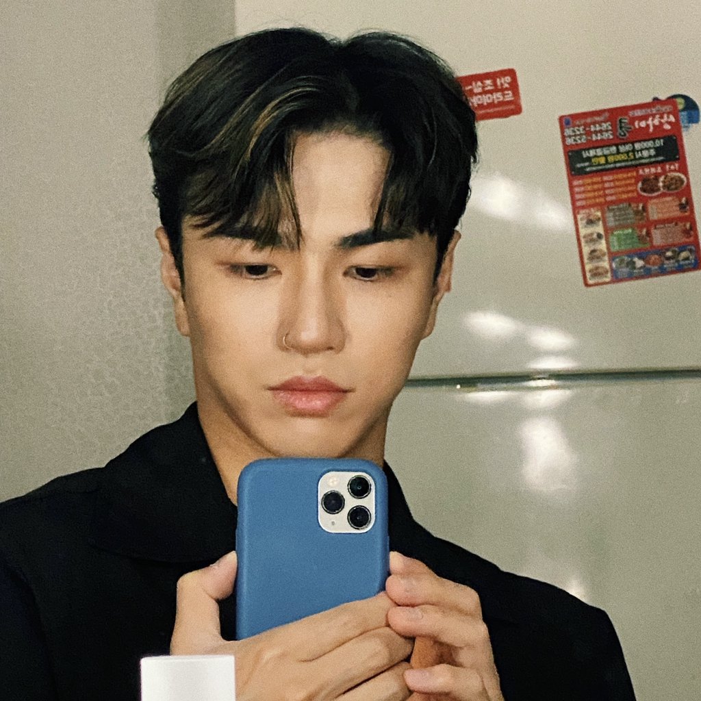 vanner_pics's tweet photo. 210619 •ू♡ cr. fancafe

#TAEHWAN #VANNER https://t.co/w0DXoToCAL