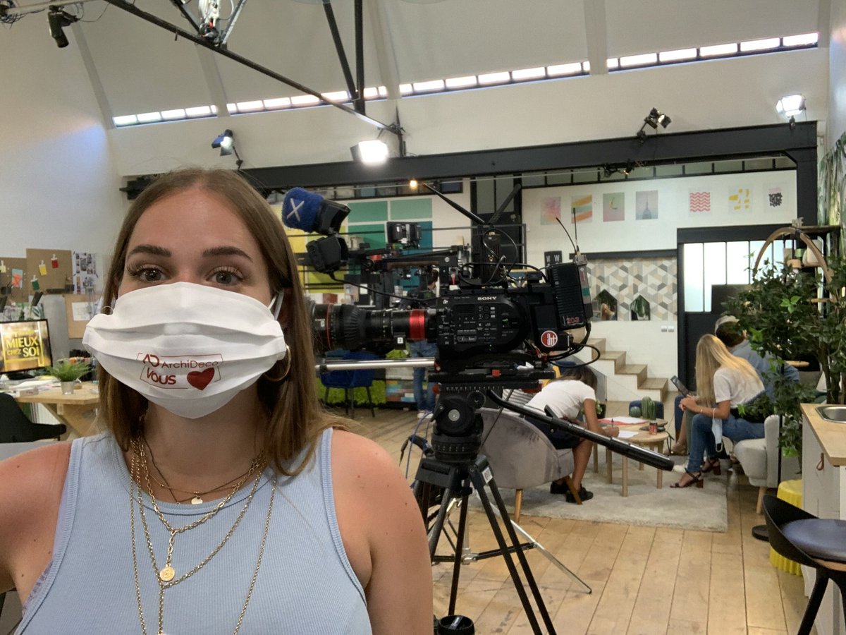 ⏰ J-2 : #ArchiDeco bientôt de retour dans la nouvelle émission phare de <a href="/M6/">M6</a> !
Pour deviner le nom de l’émission, regardez bien attentivement la photo😉
#Immobilier #Architecture #Innovation #HomeStagingVirtuel #m6