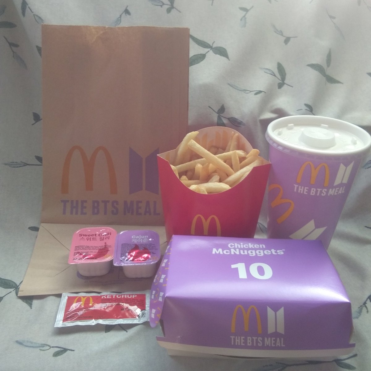 imaislinmaurice's tweet photo. #StephTYNext
natanggap ko na po yung bts meal thank you po ate @knewbettersteph 💜 https://t.co/8EIq9zdWUI