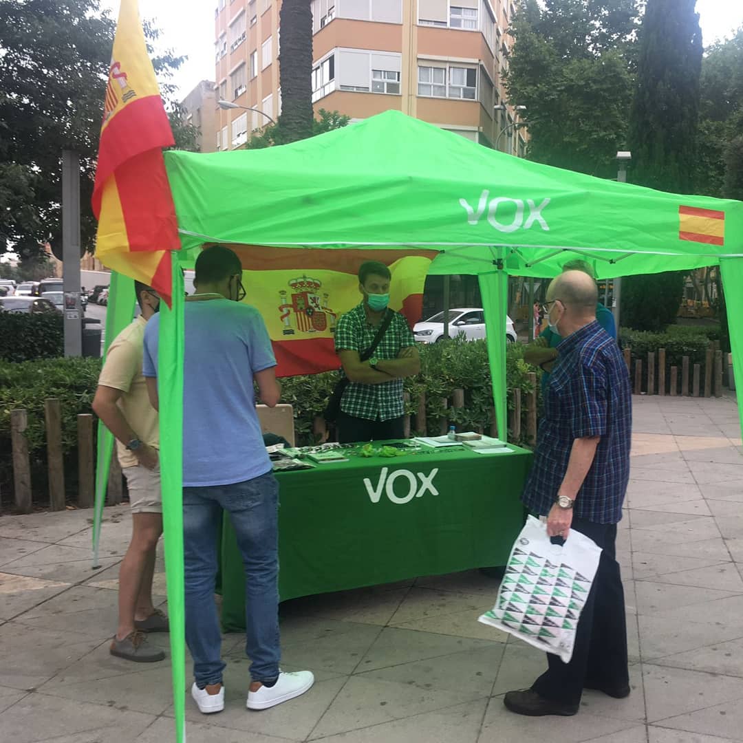 📢Nuestra carpa en Son Gotleu está siendo un éxito. Un barrio que necesita que VOX esté dando la batalla. 
📢Estamos a pie de calle, estamos con la gente.
#VOXentuBarrio