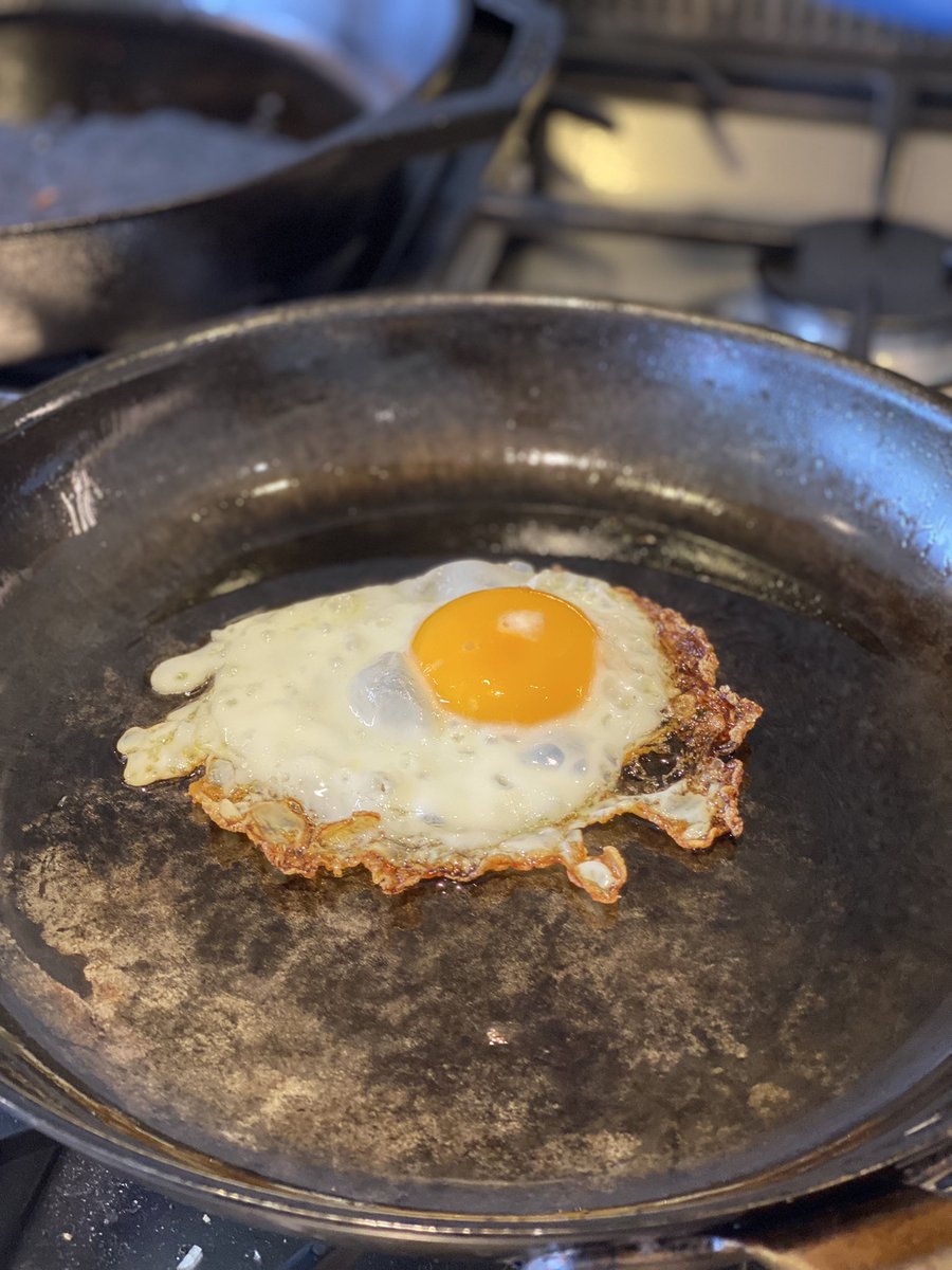 C4RP3R's tweet photo. It’s ok to believe this isn’t the most perfect fried egg in the world…if you want to be wrong! #crispybottom https://t.co/yndUpQH7jv