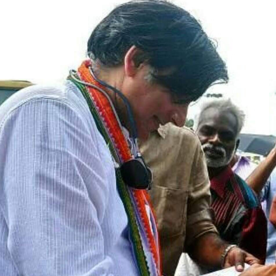 INCTharoorian's tweet photo. @ANI Our MP is a wonderful human being - caring, giving, a great politician, great human being, great humanitarian. #HeroMP https://t.co/EuC8oQRABa