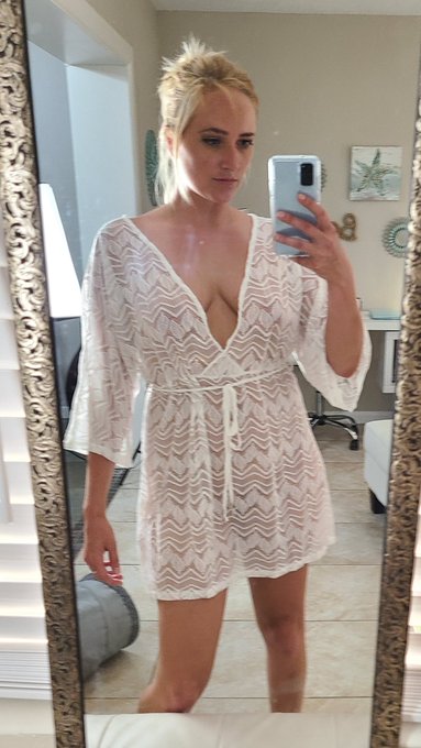 Do you like my new cover up I got for the beach? Wanna see me expose myself a lil?? 😈💜 First time subscribers<a href="/tag/mvsales"class="tags"><span>#mvsales</span></a>