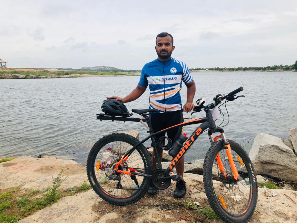 ReliefRidersHyd's tweet photo. #ReliefRidersHyderabad 🚲🚲
#19June21
#ShamirpetLakeCleanUp #40Cyclist  #Hyderabad  #Successful #cleaned #lakebanks #Plastic #Glass #Garbage

#Planted #Saplings 🌱 #around #ShamirpetLake 🌊

 #ReliefRidersHyderabadGreenArmy #CommunityServiceByBicycle 
#reliefriders @DINESHSALE https://t.co/4WvxbC0V26
