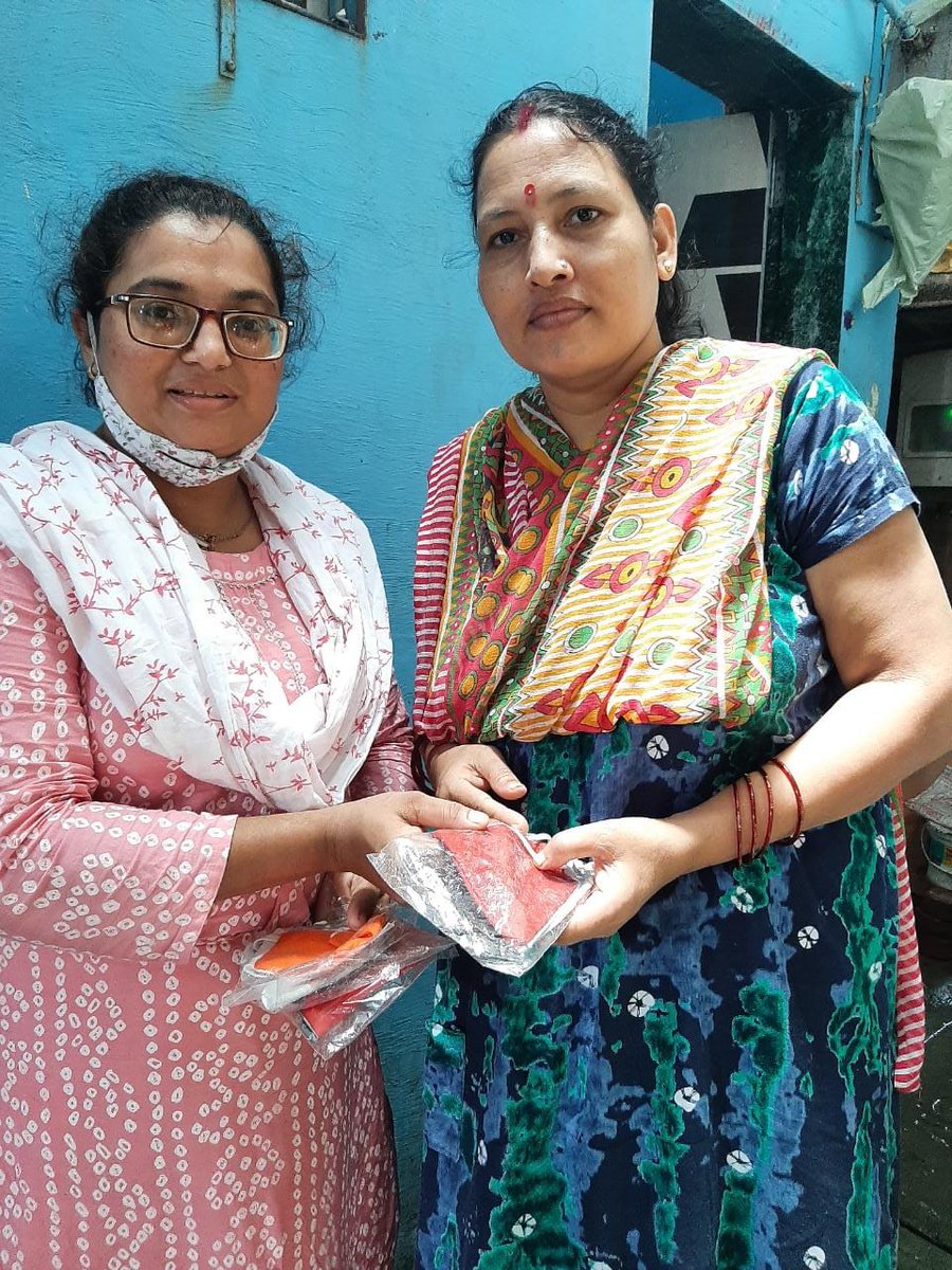 MumbaiPMC's tweet photo. Mahila Congress Block Presidents of 87,96,161 Shakila Shaikh, Shahida Shaikh, Dhamayanti Thakkar along with North Central District President Priyatma Sawant distributed masks in Bandra East to observe the Birthday of Shri @RahulGandhi ji.
#FightingCOVID #HappyBirthdayRahulGandhi https://t.co/MWah8xosix