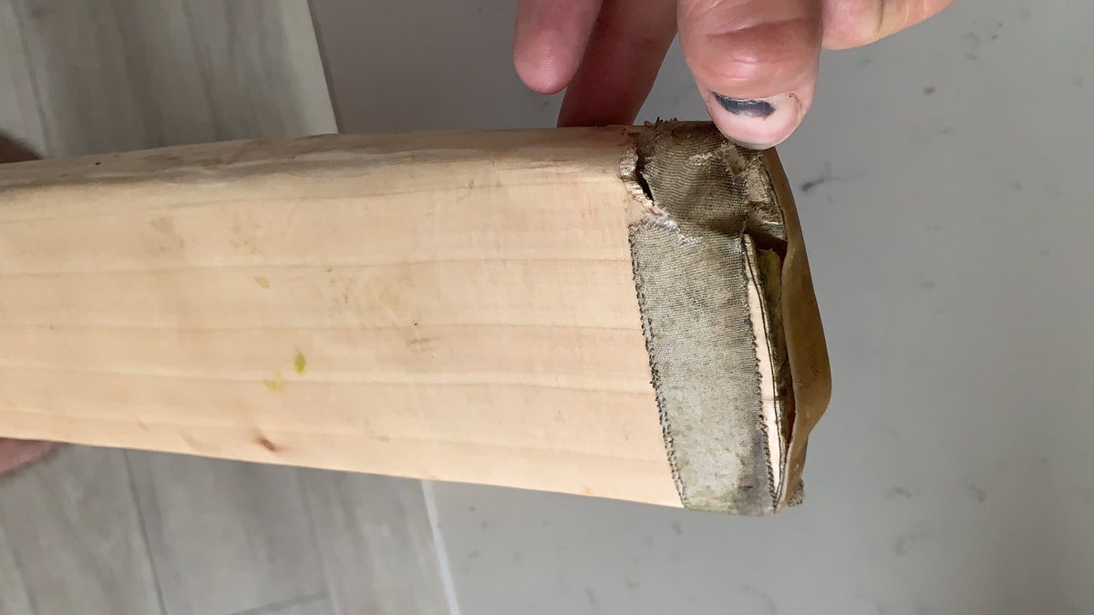 jonnyodell's tweet photo. @GMCricket I bought a size 3 bat as a gift for my son from @VKS_  and after two uses a chunk came off the bottom of the bat. Took the bat back to @VKS_ and they did it’s a common issues. They taped it and said no replacement no refund. Is this common for your #cricketbats? https://t.co/jiZSkIZULx