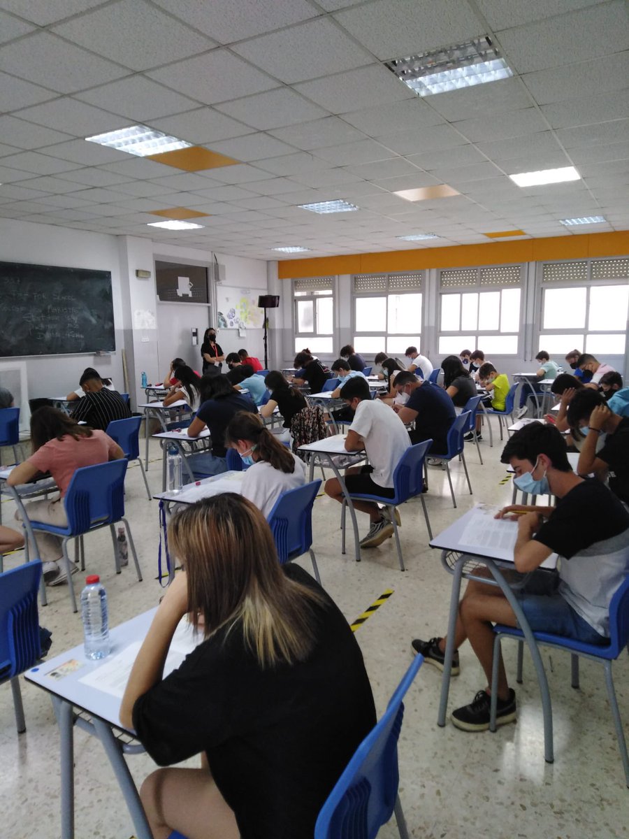 🇬🇧Hoy acogemos los exámenes de <a href="/CambridgeEngSP/">Cambridge English Spain</a> en nuestro colegio de nivel B1 de la mano de <a href="/ExamsAndalucia/">ExamsAndalucia</a> <a href="/FuturaIdiomas/">Futura Idiomas</a>.

¡¡¡Suerte a nuestro alumnado!!!
#maristas #masqueaulas