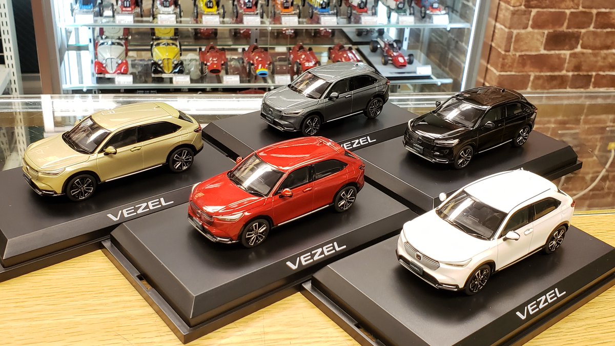 ホビージャパン新製品 1/43スケール □HJ431002PW ホンダ ヴェゼル