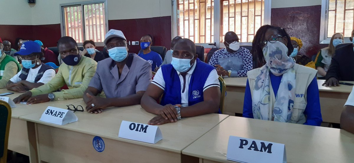asadio14's tweet photo. Début de la cérémonie de déclaration de la fin de l'épidémie de la #MVE à #NZérékoré.
@OIMGuinee représentée par le Directeur du Sous Bureau, Dr Barry & @CamaraK #Karamoko, Coordinateur d’urgence.
#Ebolaresponse #CERF #PrepLine @GouvGN https://t.co/3sJFseKMU2