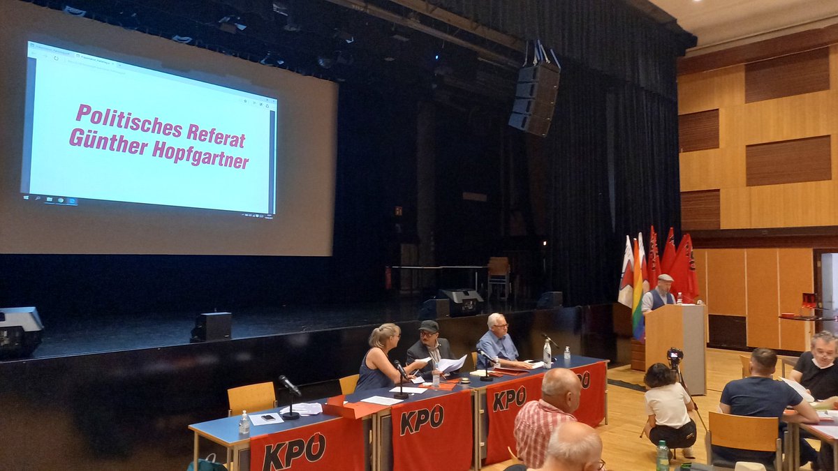 KPOE_EL's tweet photo. #wastun Günther Hopfgartner, Teil der designierten neuen Leitung, erklärt die Neuaufstellung und zukünftigen Vorhaben der KPÖ. #38PT https://t.co/vyybH7PTtu