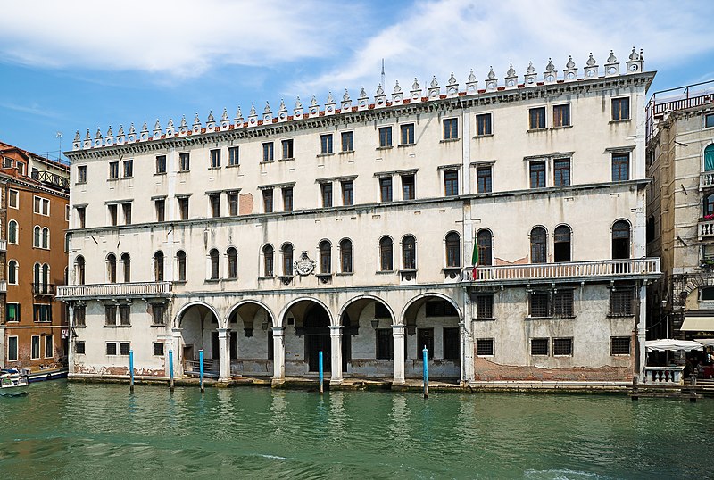 alberto_sanavia's tweet photo. #19giugno 1505, #Venezia: dopo un violento incendio 🔥 che aveva devastato l’edificio, il senato decreta la rifabbricazione del #Fontego dei Tedeschi (#Fondaco), commissionando a #Giorgione e al giovane allievo #Tiziano 🎨 di dipingere a fresco le facciate esterne https://t.co/qG5nTGPCk9
