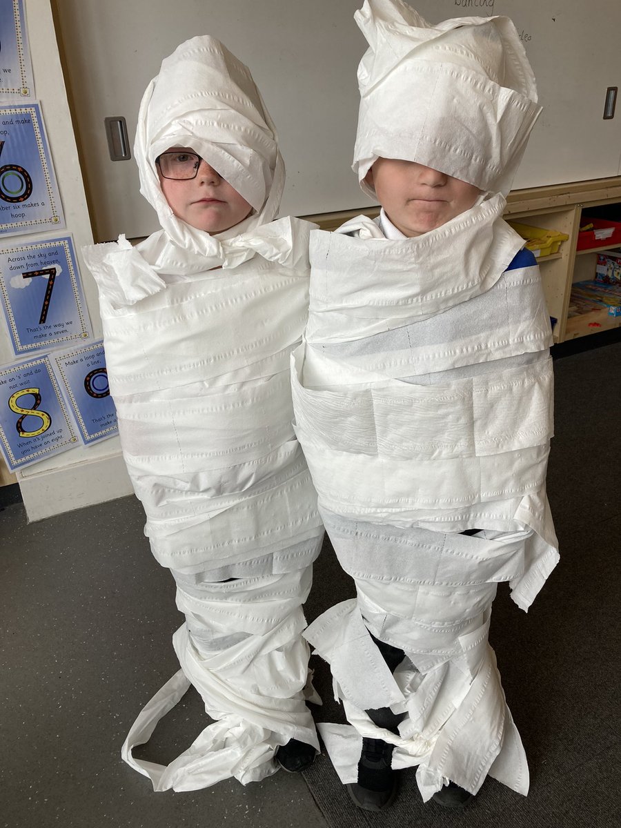 BurnbraeP1's tweet photo. Egyptian Mummies and canopic jars, it’s been a busy few weeks in p2A! https://t.co/DCbPhBF98e