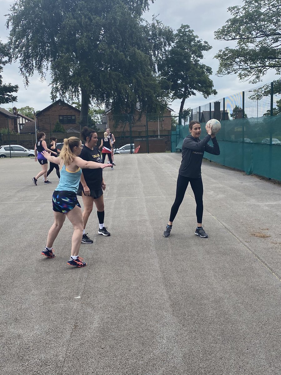 What a fantastic start to our weekend! #wearecrusaders

We had a great time today at <a href="/CrusadersNetba1/">Crusaders Netball Club Liverpool</a> club with @SaracensMavs netballer <a href="/georgialeesxo/">Georgia Darlow</a>. Georgia led fun drills focusing on creating space, hitting the circle edge and improving team synchrony especially in attack.