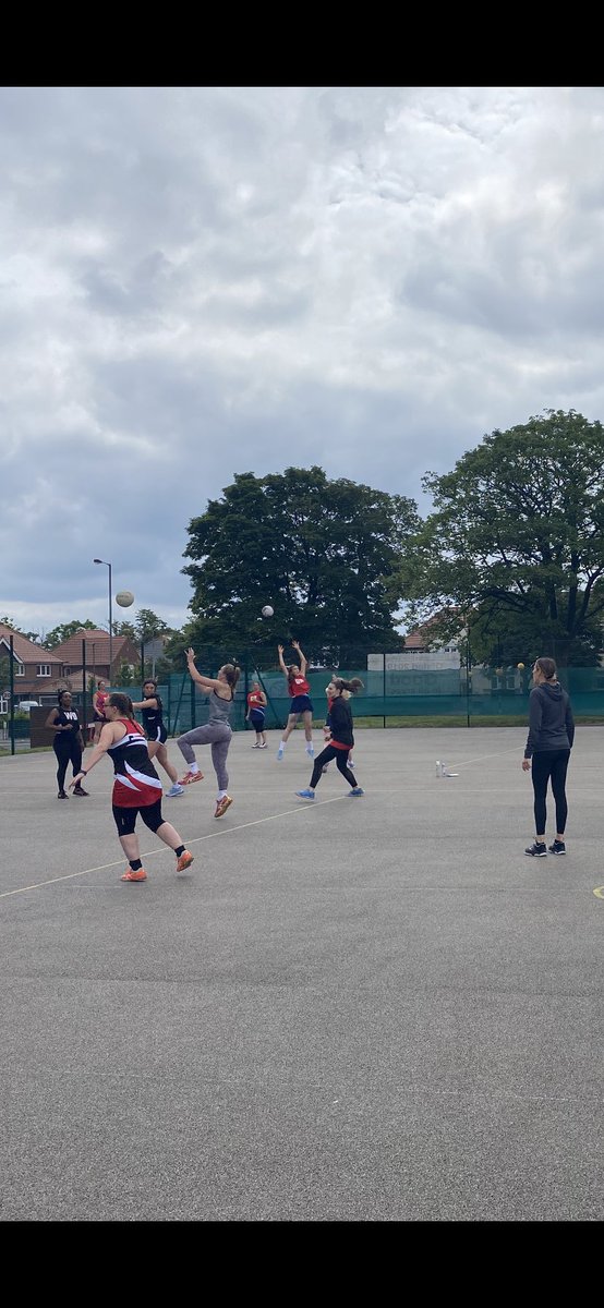 MintridgeFDN's tweet photo. What a fantastic start to our weekend! #wearecrusaders

We had a great time today at @CrusadersNetba1 club with @SaracensMavs netballer @georgialeesxo. Georgia led fun drills focusing on creating space, hitting the circle edge and improving team synchrony especially in attack. https://t.co/gSvBPtslEA