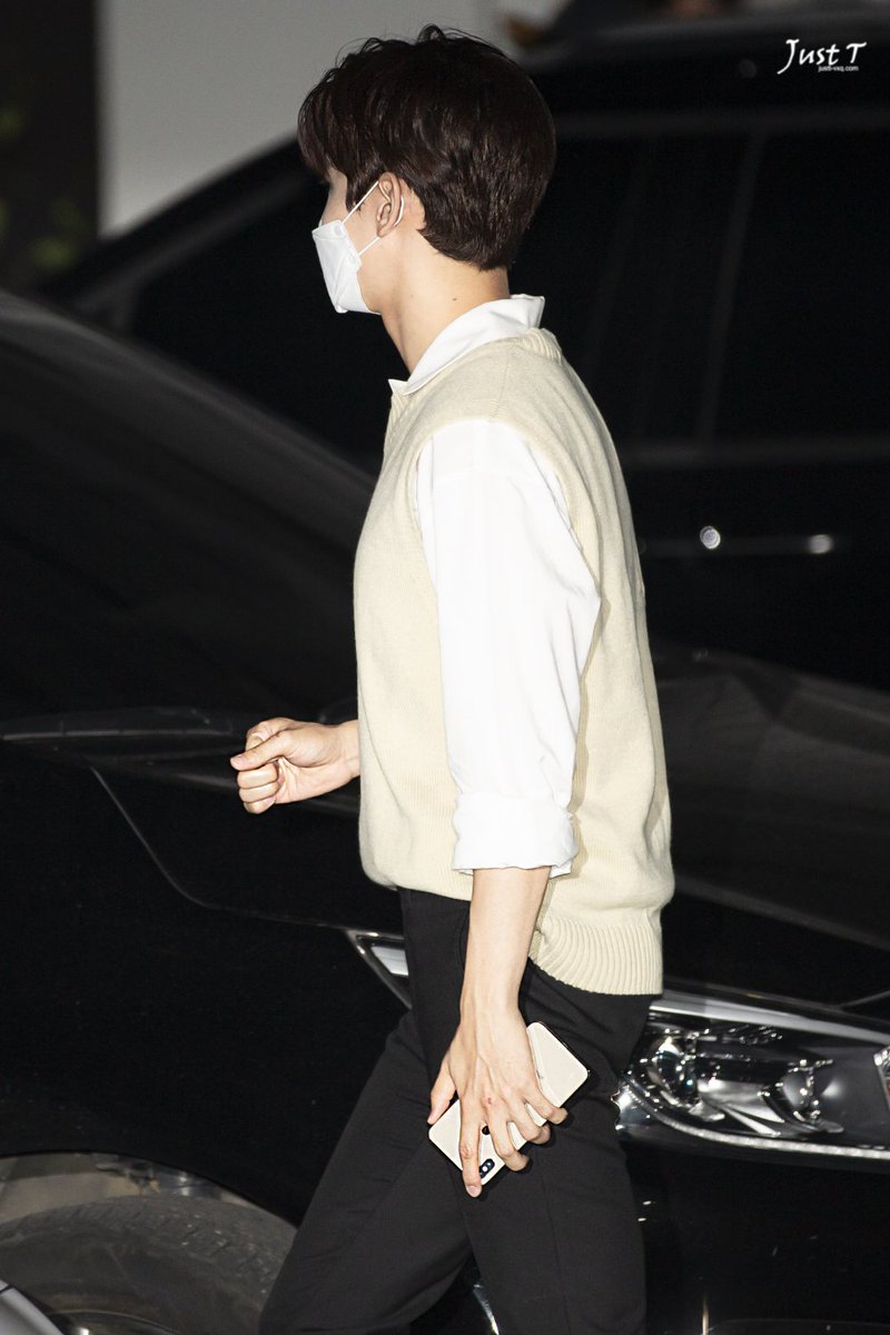 justt_vxq's tweet photo. 210618 최강창민의 프리허그 퇴근

#최강창민의프리허그 #freehug
#최강창민 #changmin #チャンミン @TVXQ https://t.co/PlD7KpmDQo